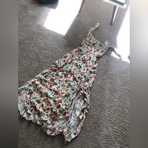 LULUS beautiful floral dress.